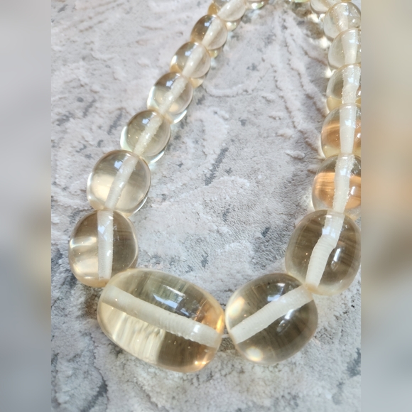 Chunky Acrylic Statement Necklace w/Screw Clasp - Picture 9 of 17